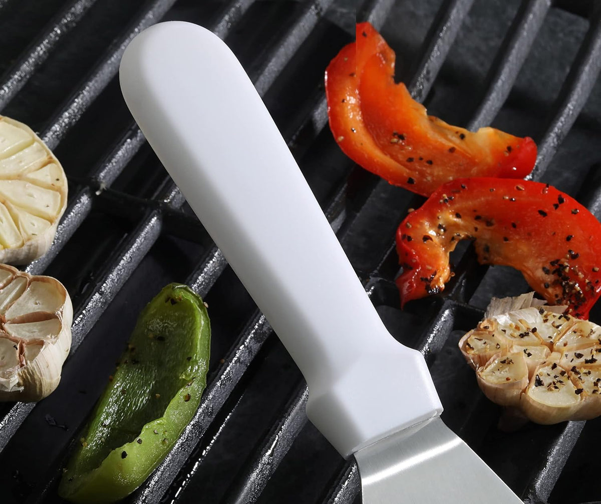 New Star Foodservice Commercial Grade Plastic Handle Flexible Grill Turner/Spatula, 14.5-Inch, White